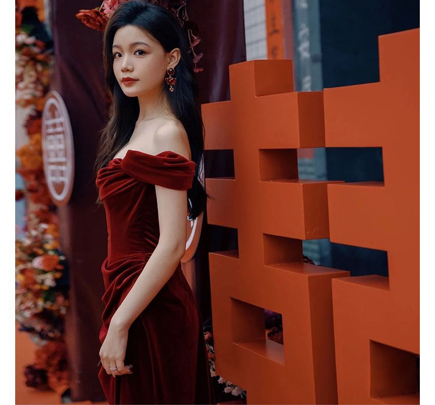 Plain Ruched Shoulder Slit Velvet Off Short-Sleeve Evening Sheath Gown