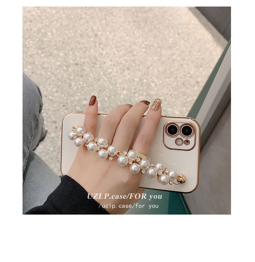 Faux Phone Chain Pearl Case