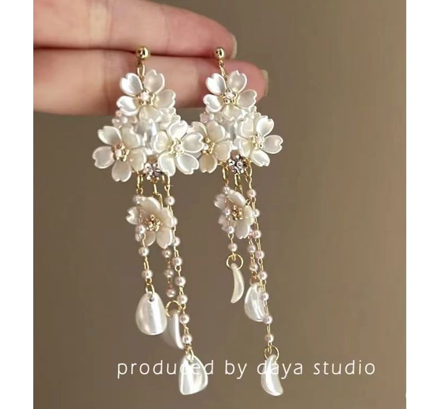 Faux Chandelier Earring Pearl Floral Alloy
