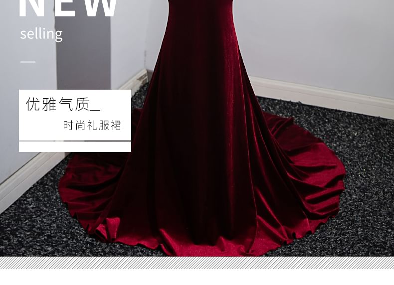 Sweetheart Trained Gown Off Sheath Chained Shoulder Neckline Evening