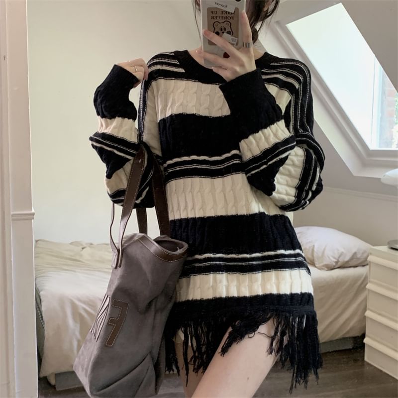 Loose-Fit Frayed Striped Sweater
