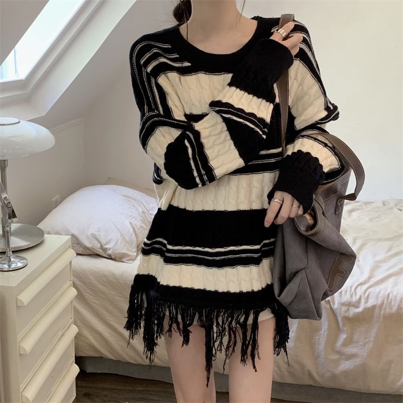 Loose-Fit Frayed Striped Sweater