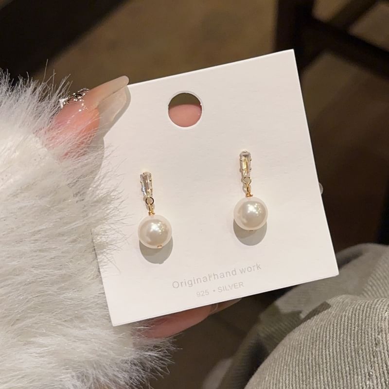 Clip-On Pearl Faux Drop Earring /