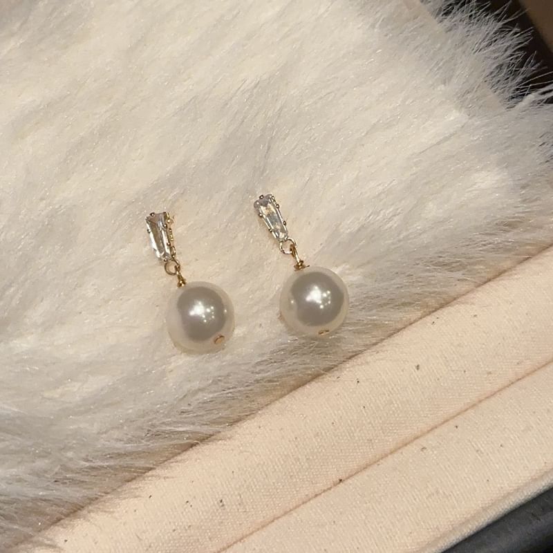 Clip-On Pearl Faux Drop Earring /