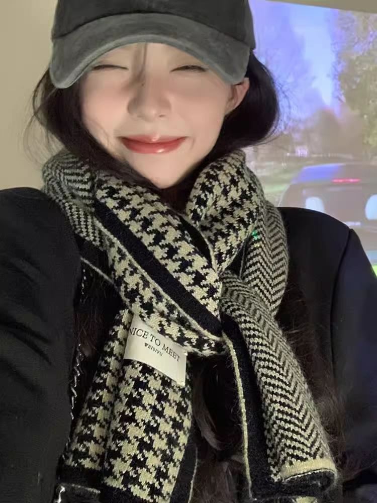 Scarf Houndstooth Knit