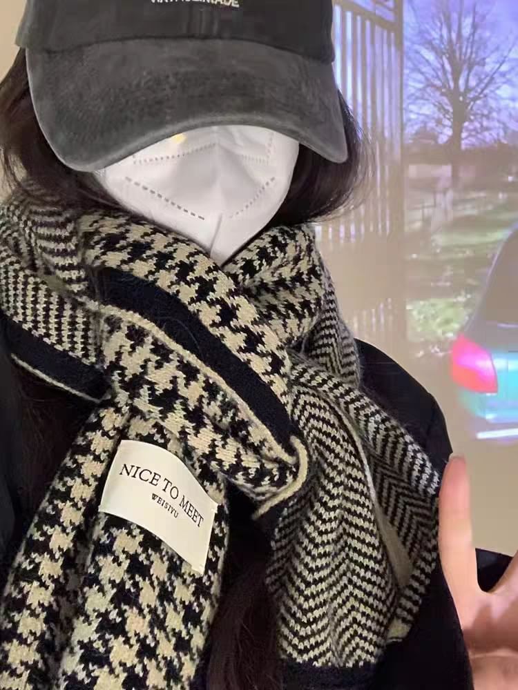 Scarf Houndstooth Knit
