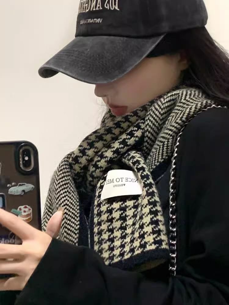 Scarf Houndstooth Knit