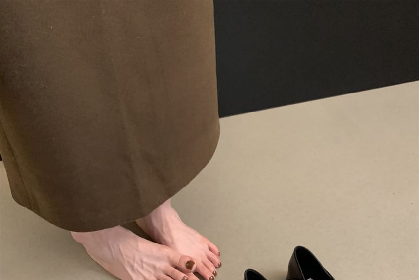 Mary Toe Square Jane Flats