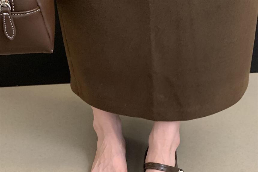 Mary Toe Square Jane Flats