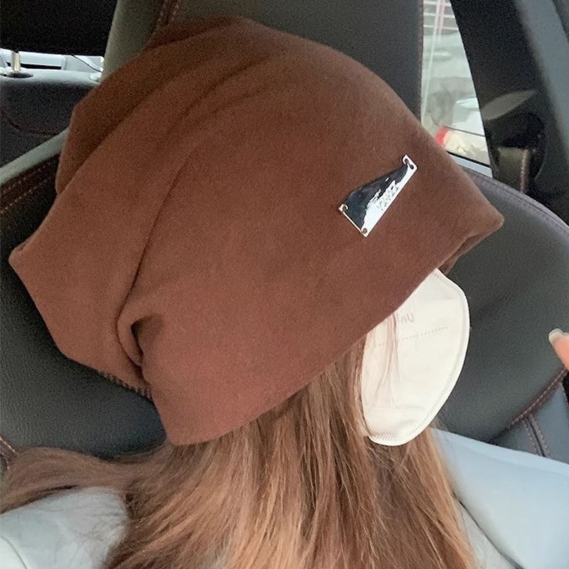 Slouchy Knit Beanie Plate Metal