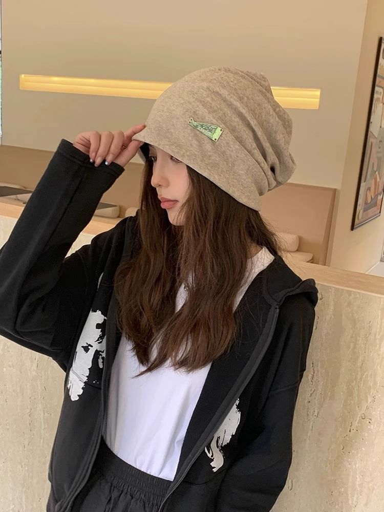 Slouchy Knit Beanie Plate Metal