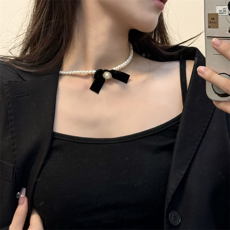 Faux Pearl Bow Velvet Necklace