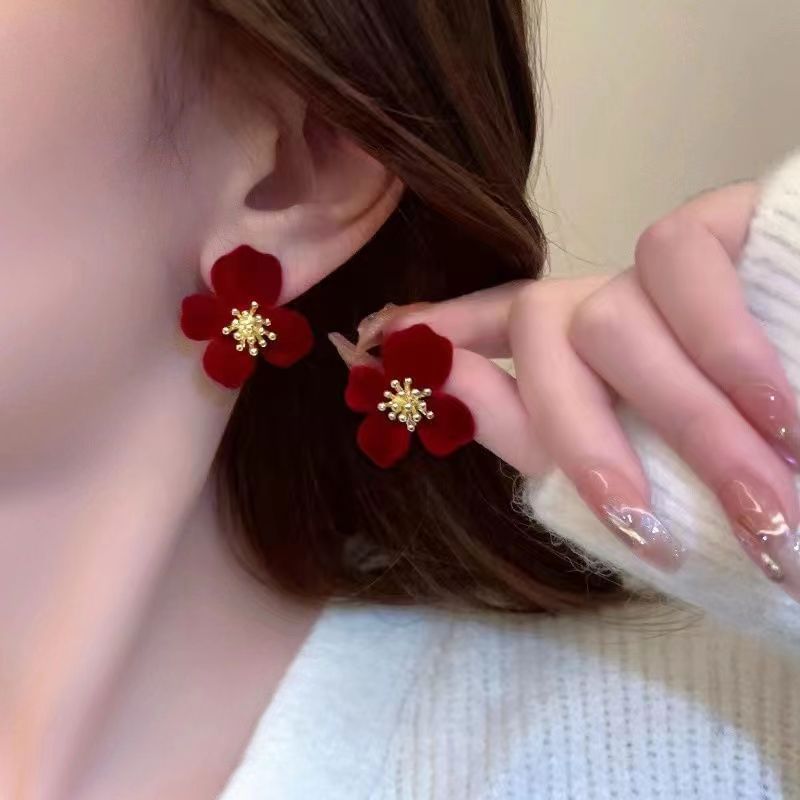 Floral Stud Ear