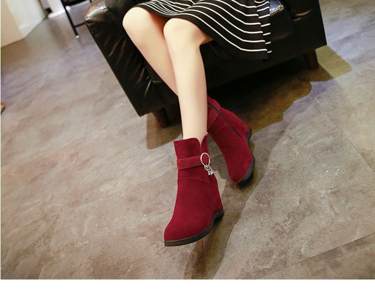 Short Hidden-Wedge Snow Boots