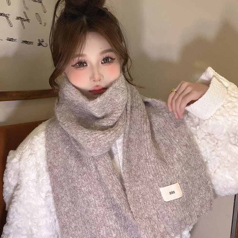 Label Scarf Applique