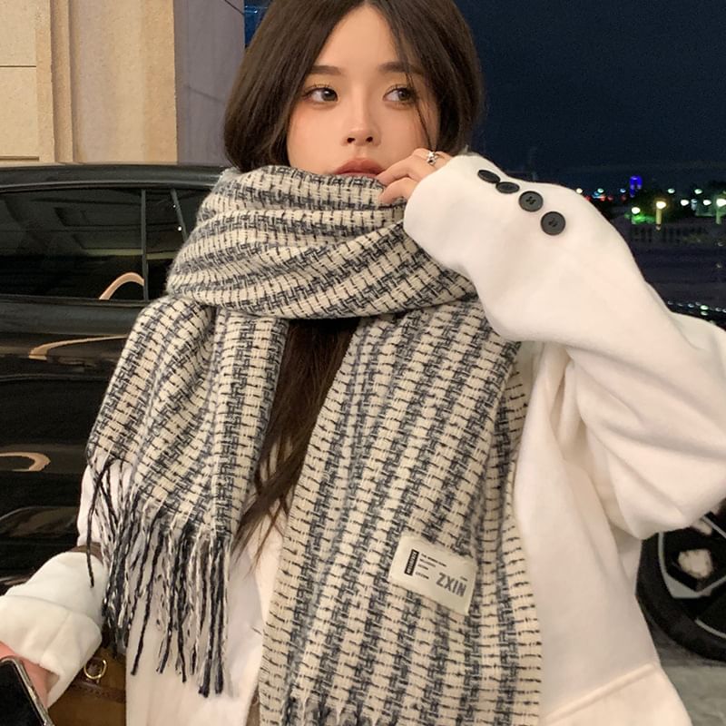 Applique Scarf Patterned Tasseled Label