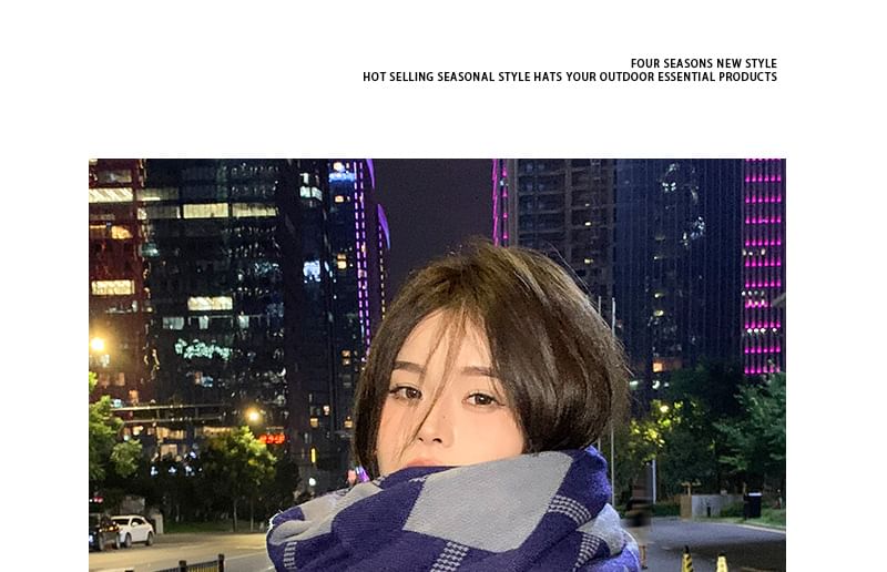 Tasseled Print Argyle Scarf