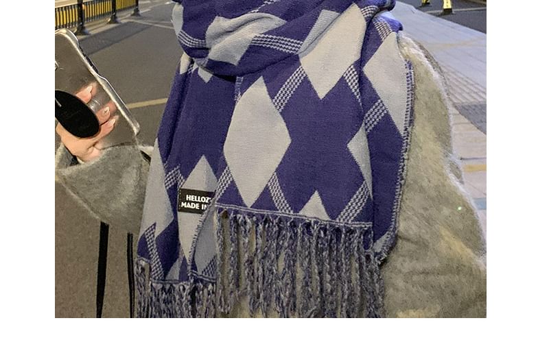 Tasseled Print Argyle Scarf