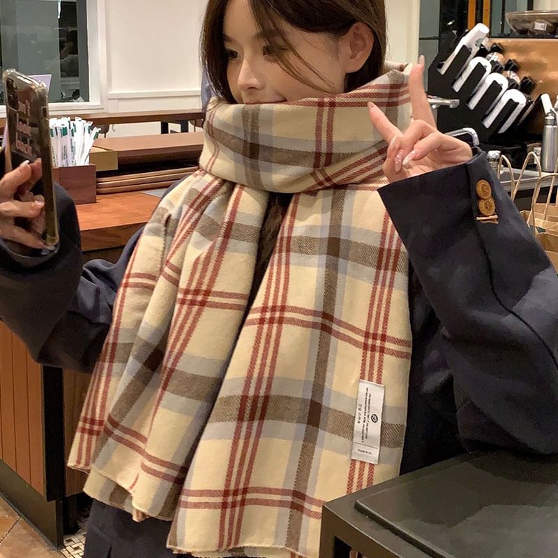 Tasseled Houndstooth Scarf