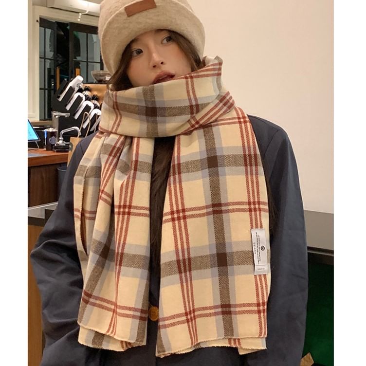 Tasseled Houndstooth Scarf