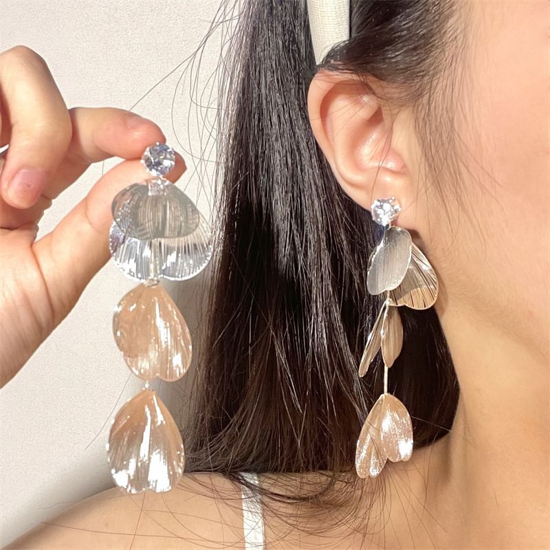 Metallic Earring Drop