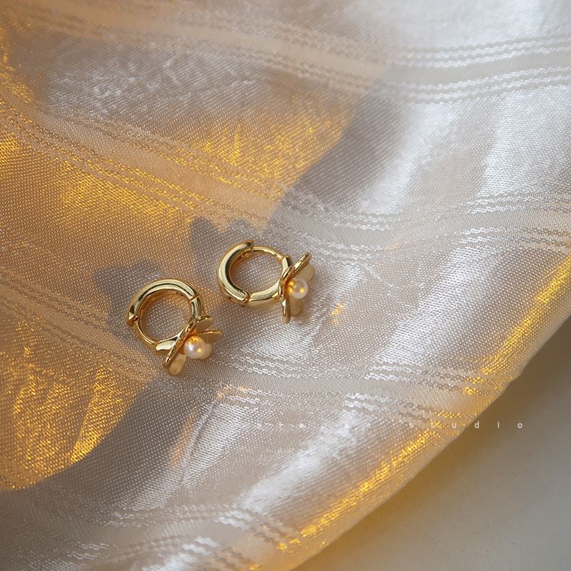 Huggie Earring Flower Silver Faux Sterling Pearl