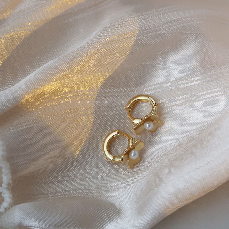 Huggie Earring Flower Silver Faux Sterling Pearl