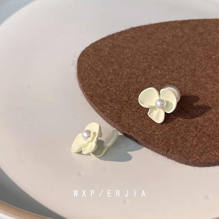 Floral Pearl Clip-On Faux Earring