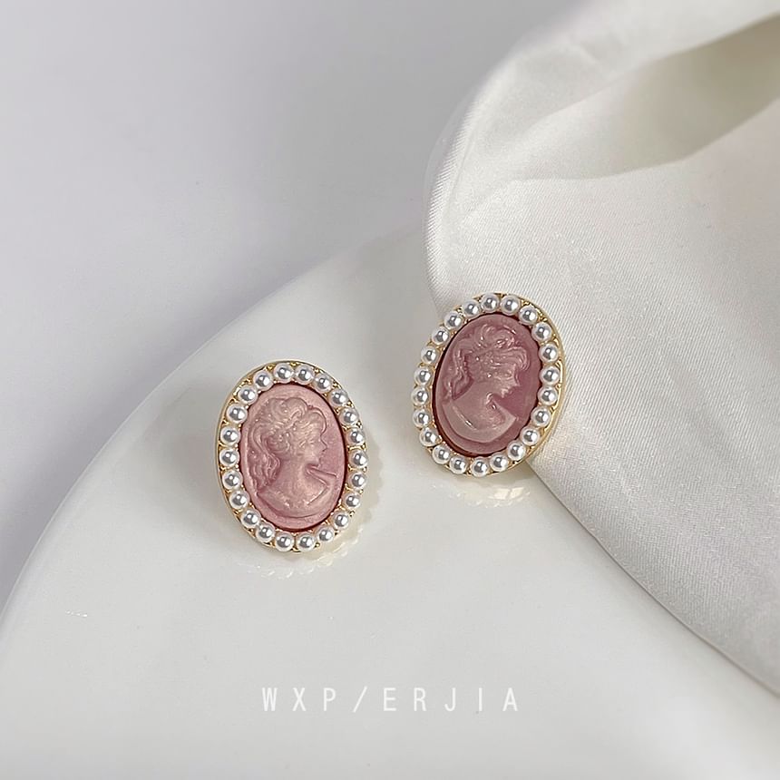 Clip-On Pearl Faux Face Earring