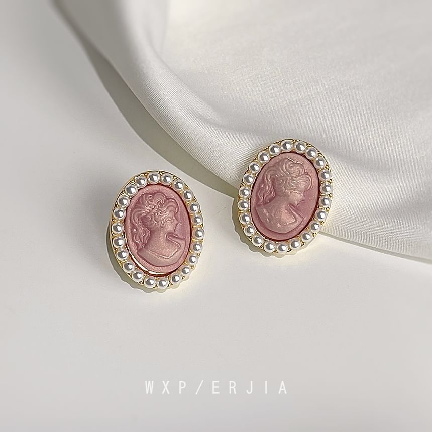 Clip-On Pearl Faux Face Earring