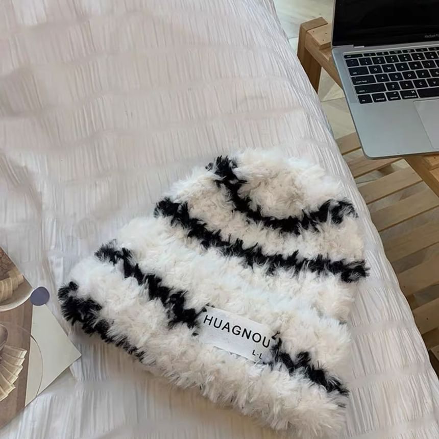 Beanie Lettering Striped