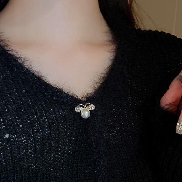 (Various Brooch Designs)