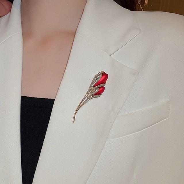 (Various Brooch Designs)