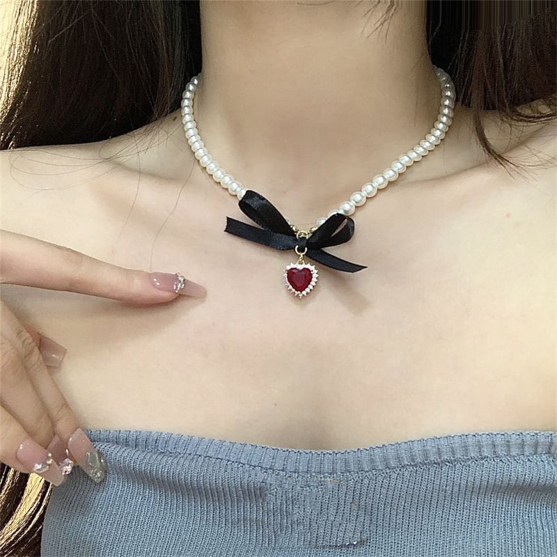 Ribbon Pearl Heart Choker Pendant Faux