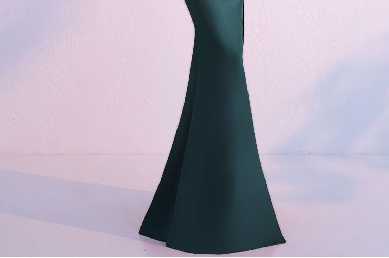 Plain Beaded Evening Slit Sleeveless Trumpet V-Neck Gown