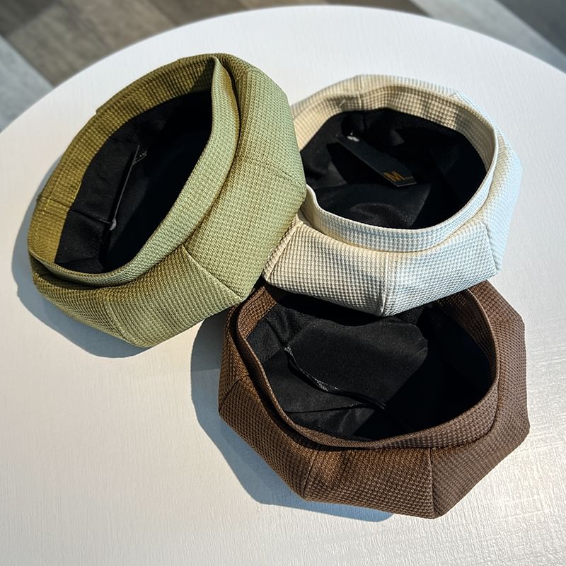 Waffle Lettering Beret Embroidered