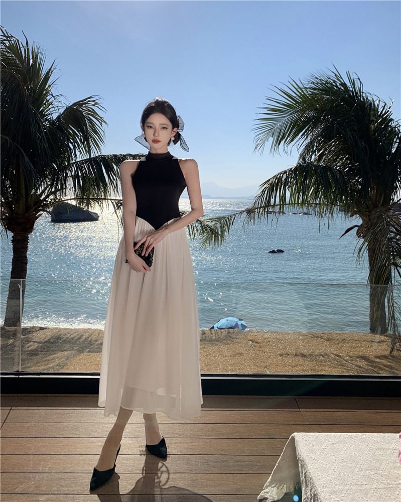 Sleeveless A-Line Two Tone Maxi Dress