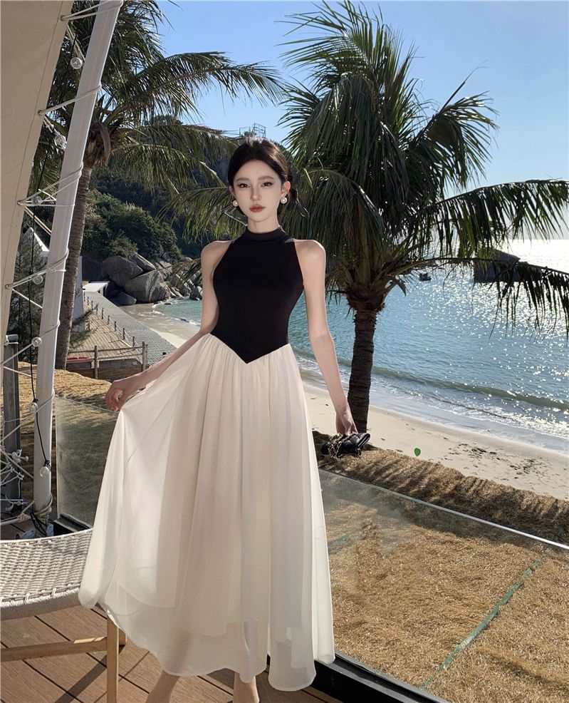 Sleeveless A-Line Two Tone Maxi Dress