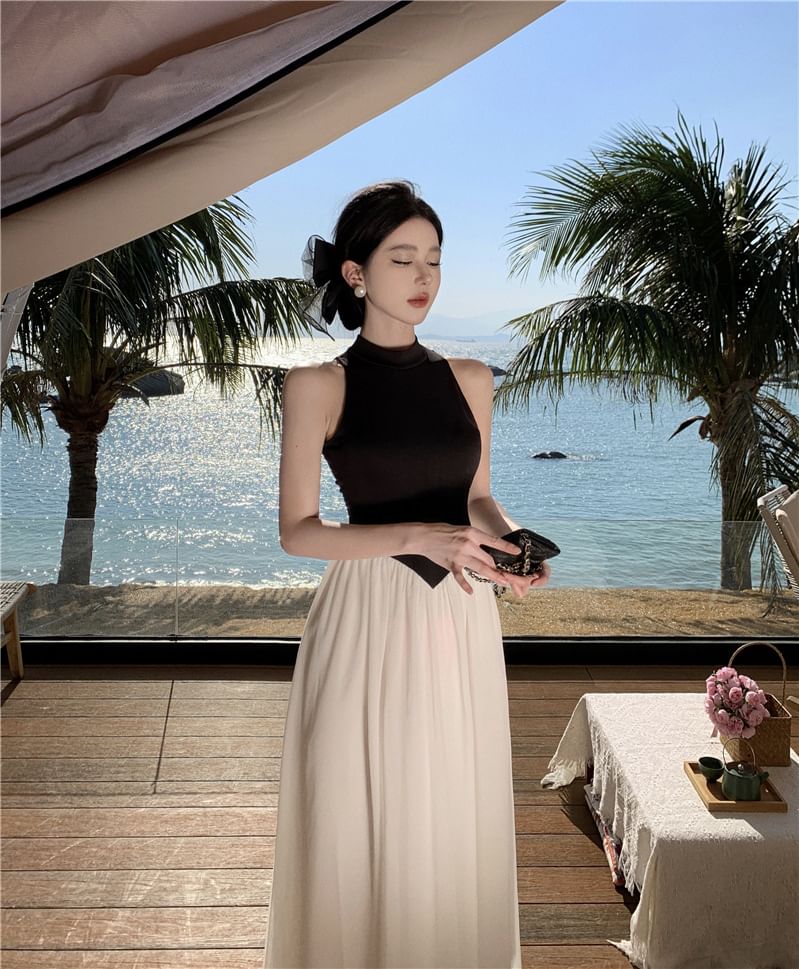 Sleeveless A-Line Two Tone Maxi Dress