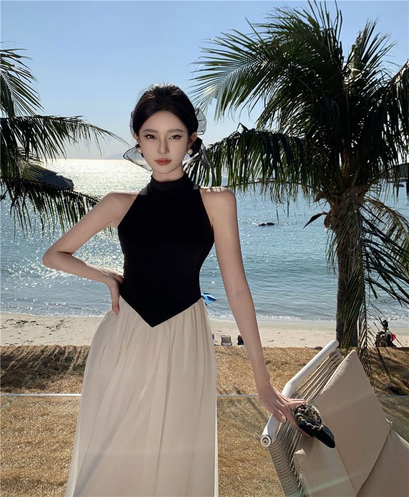 Sleeveless A-Line Two Tone Maxi Dress