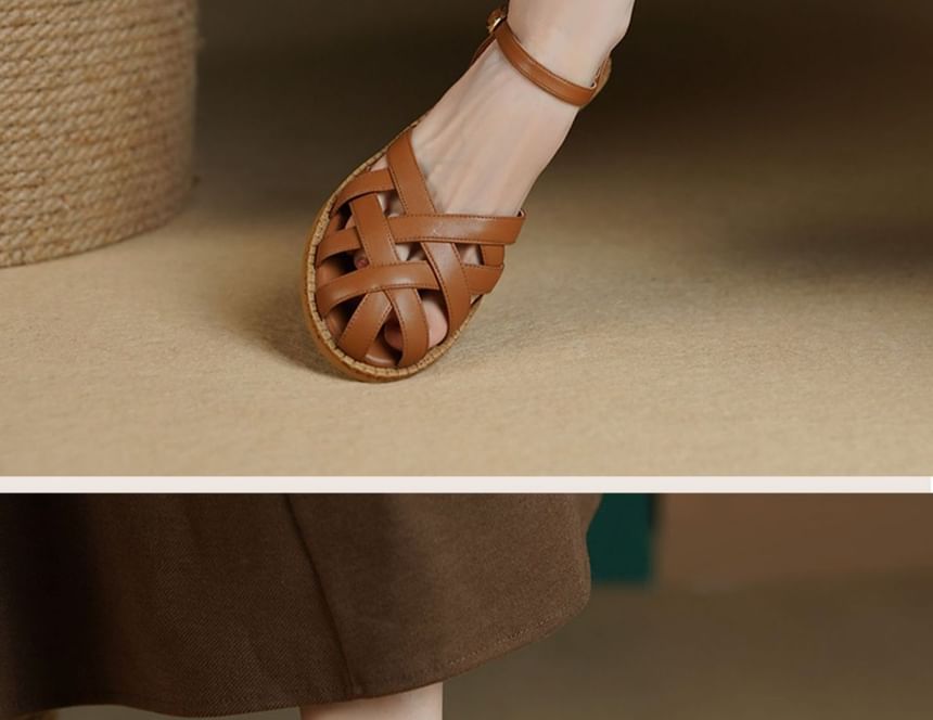 Heel Low Sandals Cutout