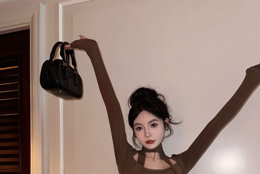 Plain Scarf Set / Neck Pencil Mid Rise Leather T-Shirt Square Mini Long-Sleeve Skirt Faux