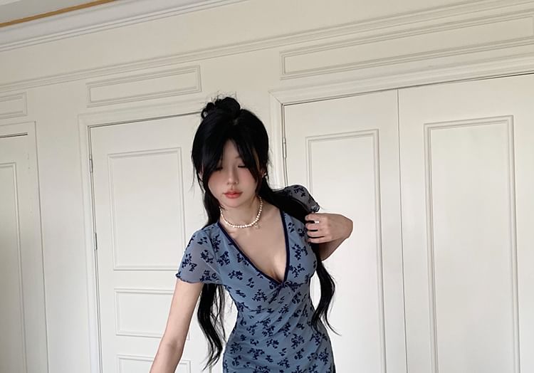 Bodycon Dress Mini Short-Sleeve Floral V-Neck Print