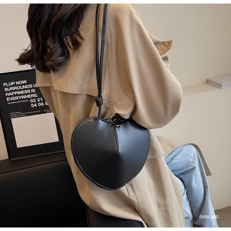 Bag Heart Shoulder