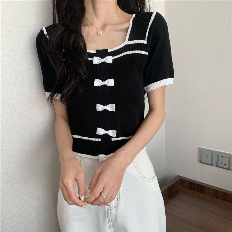 Short-Sleeve Knit Neck Square Top Bow