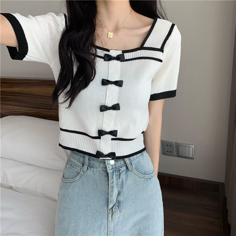 Short-Sleeve Knit Neck Square Top Bow
