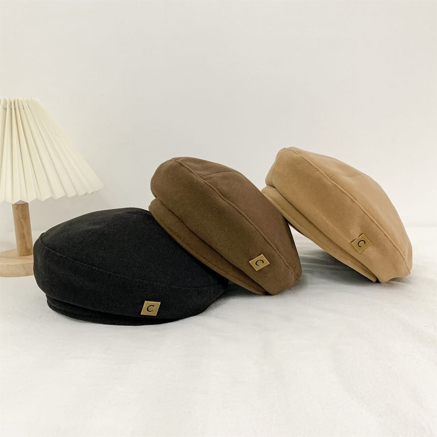 Beret Plain Lettering