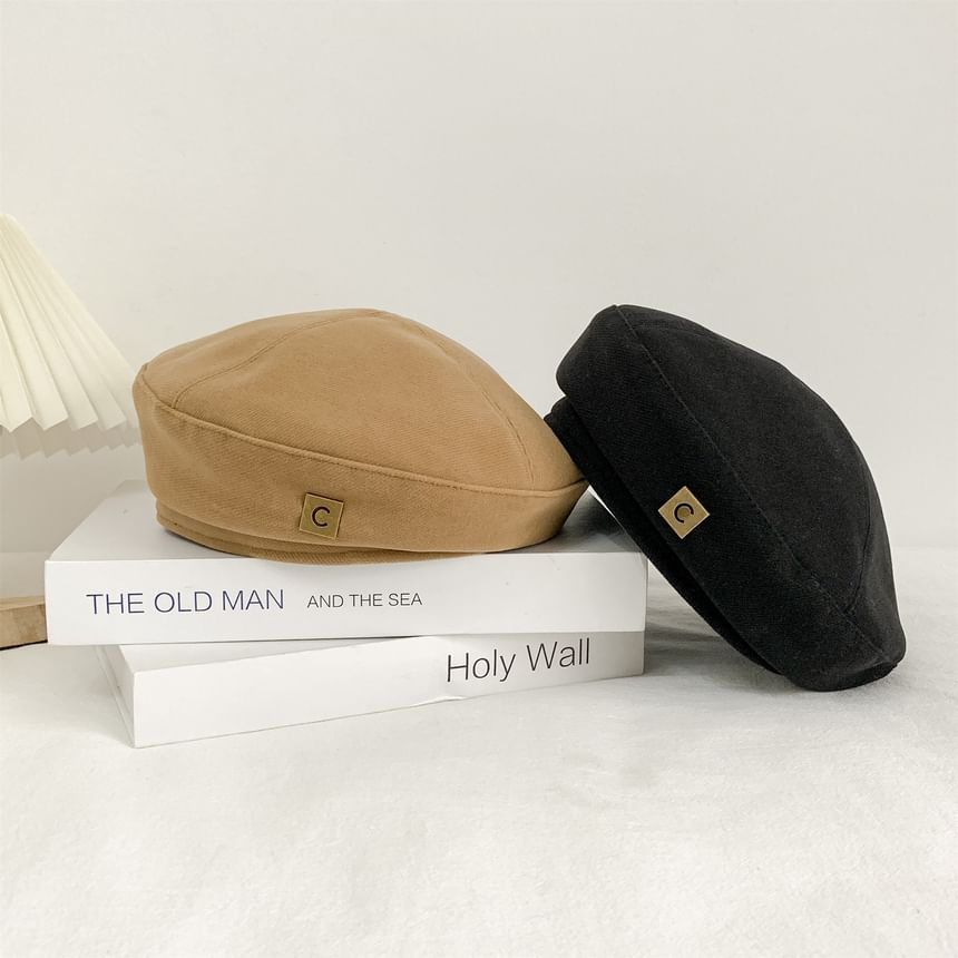 Beret Plain Lettering