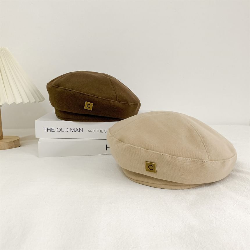 Beret Plain Lettering