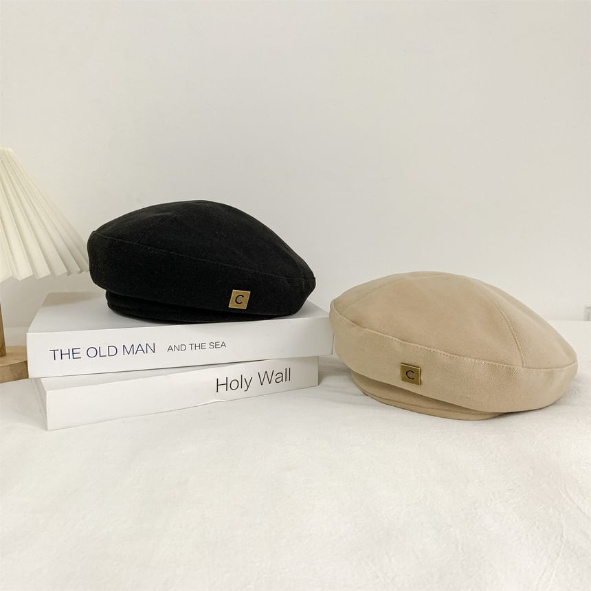 Beret Plain Lettering